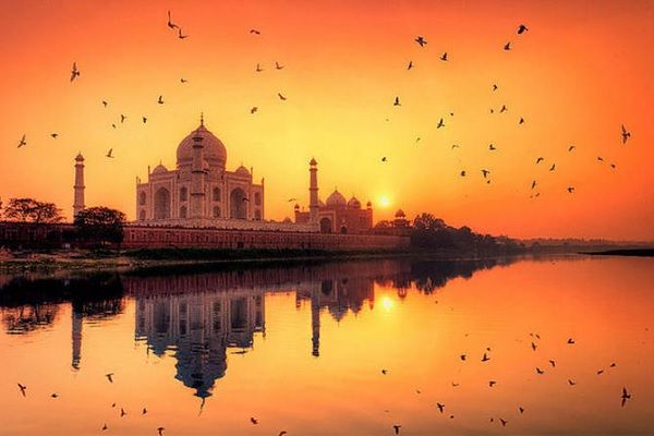 sunrise at Taj Mahal