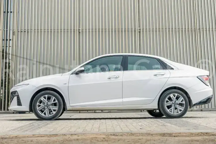 Hyundai Verna sedan car view